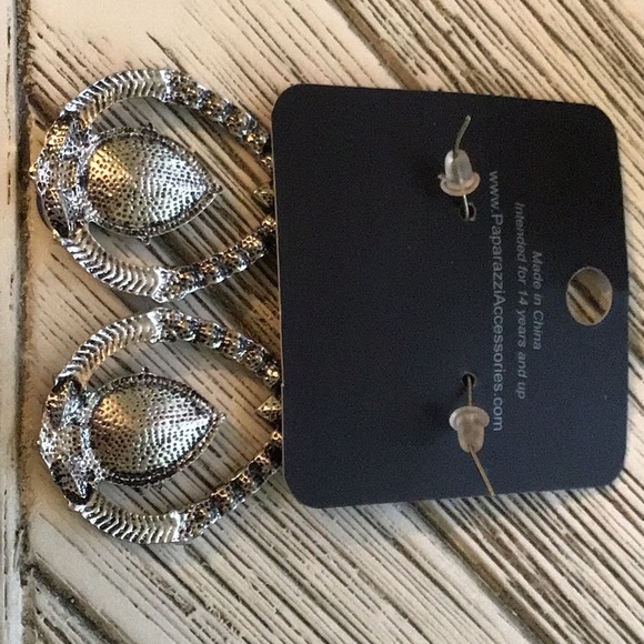 Set of necklace & earrings - Picture 7 of 7